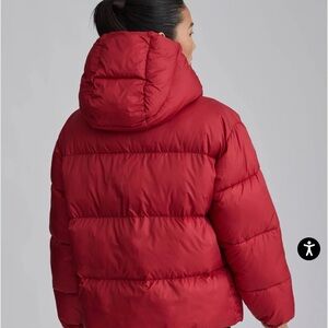 NVLT Scarlet Red Wonder Puffer Jacket Hooded Vegan Down NWT Size M